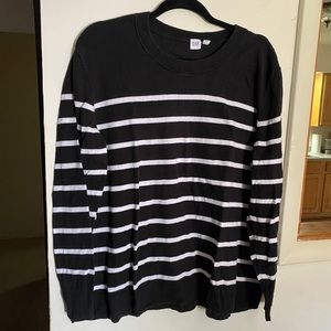 Gap Black and white striped pullover sweater